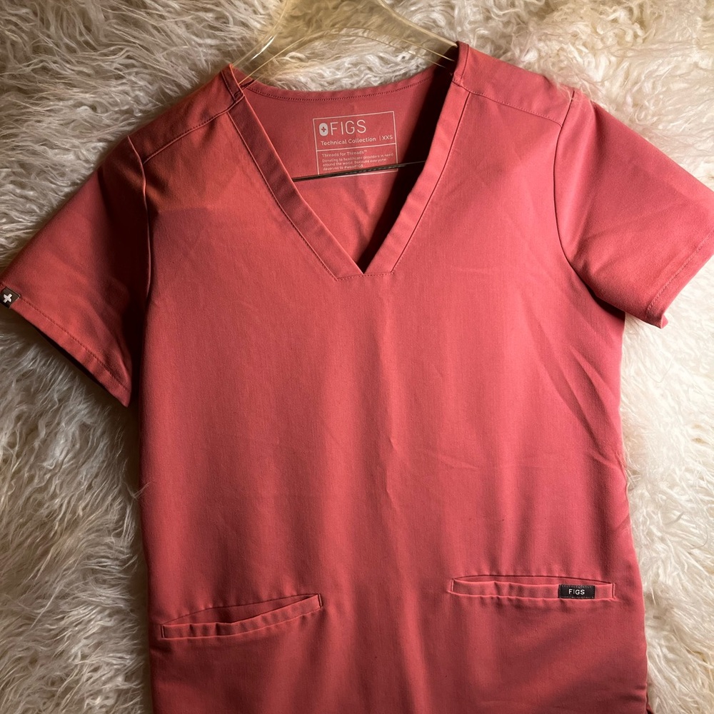 Lot of 2 Figs Casma Technical collection Scrubs Tops Size XXS